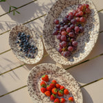 Load image into Gallery viewer, Serveringstallerken Rugiada Beige - 30 cm.
